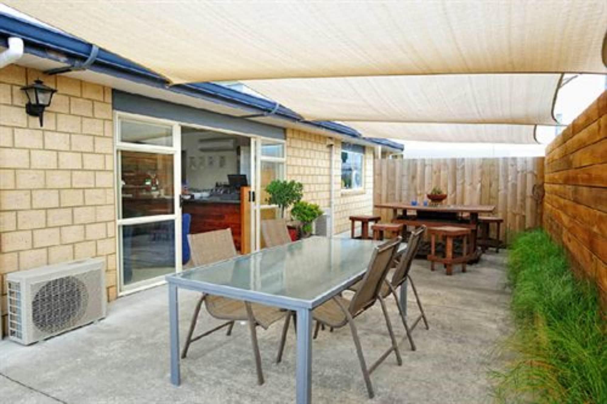 Captain Cook Motor Lodge Gisborne Exterior photo