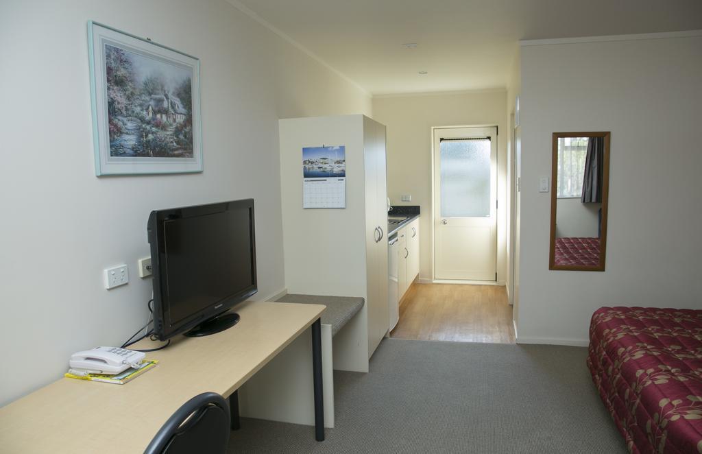 Captain Cook Motor Lodge Gisborne Exterior photo